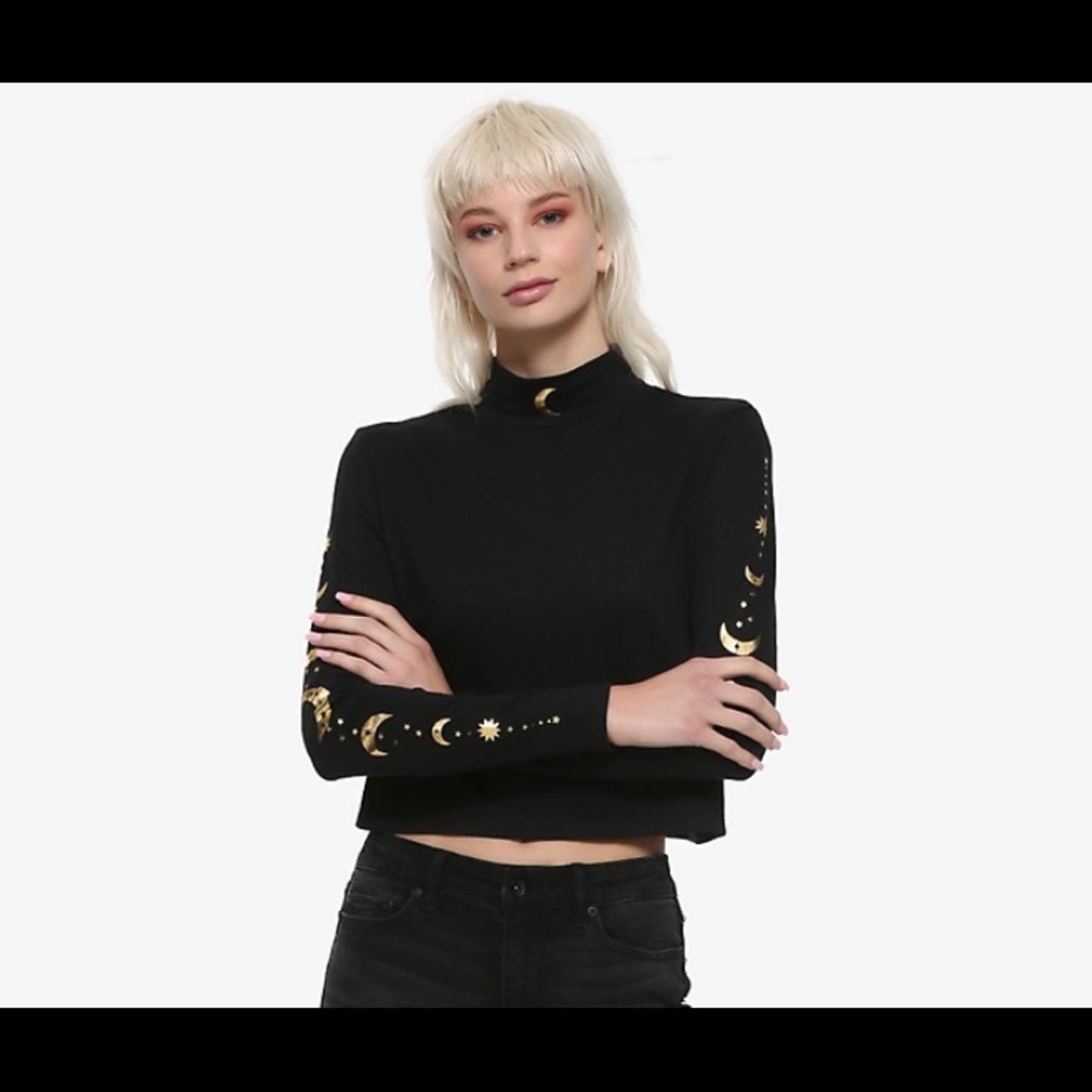 Black & Gold Moon Mock Neck Long-Sleeve Crop top